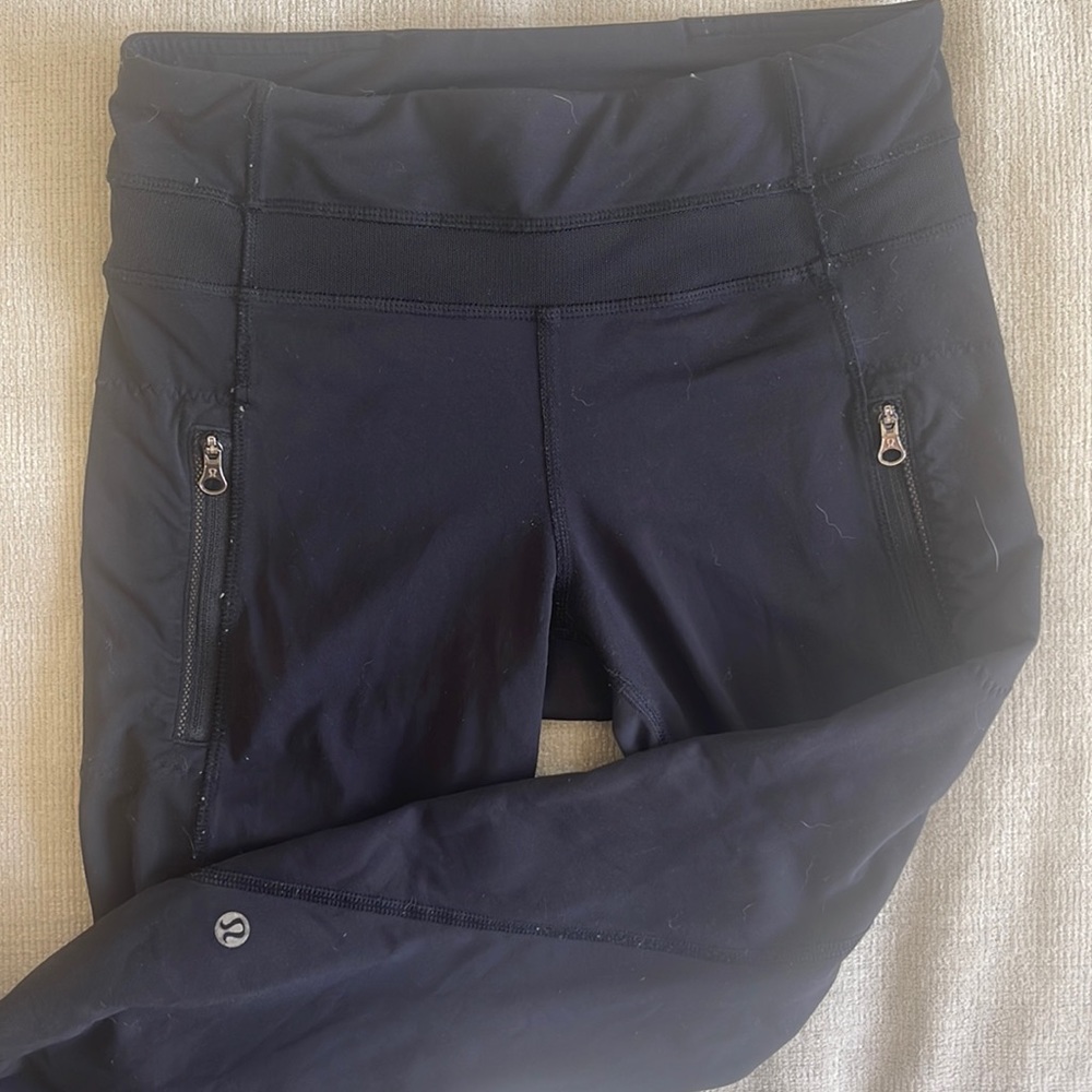 Lululemon quarter length workout pants with zippers